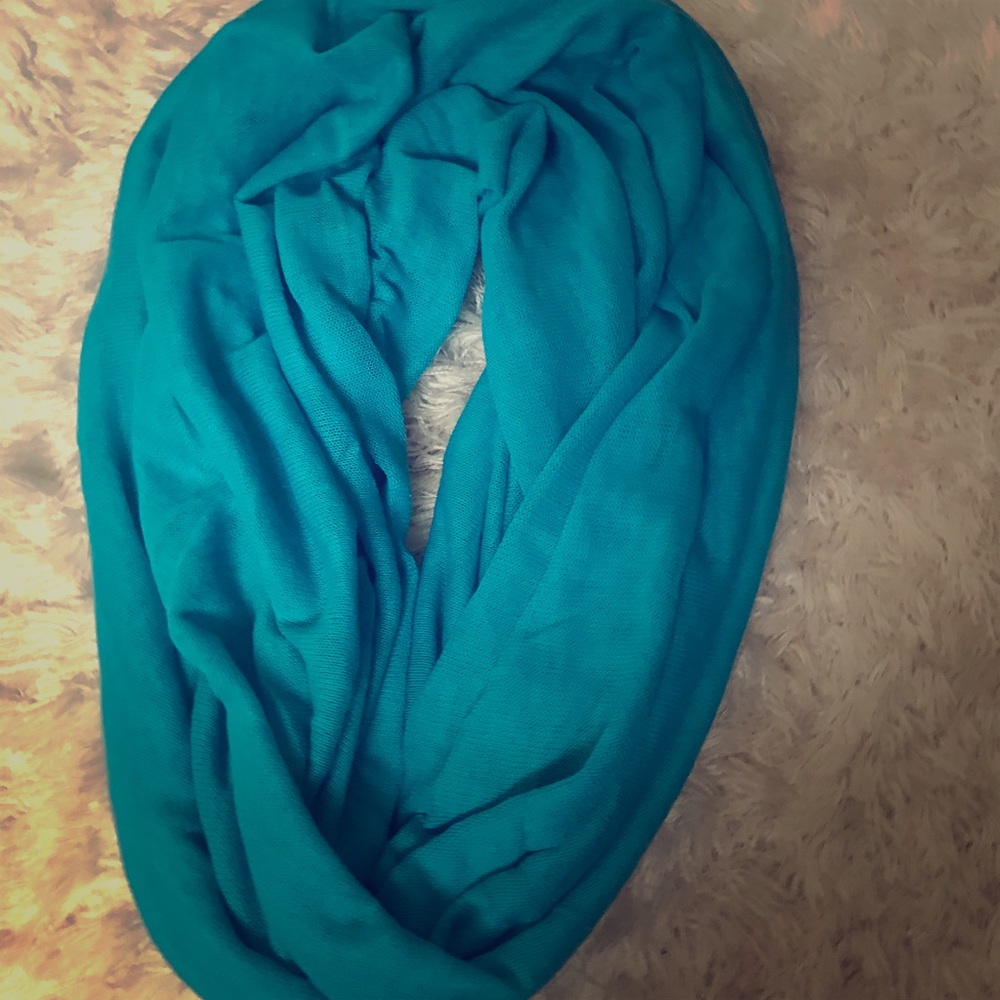 Infinity scarf